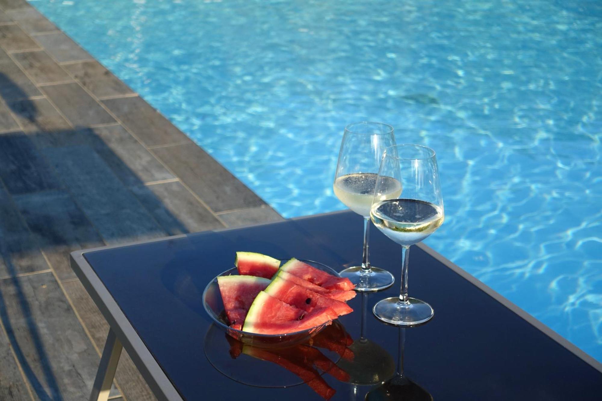 Pool & Garden Villa Lelia Мирано Екстериор снимка
