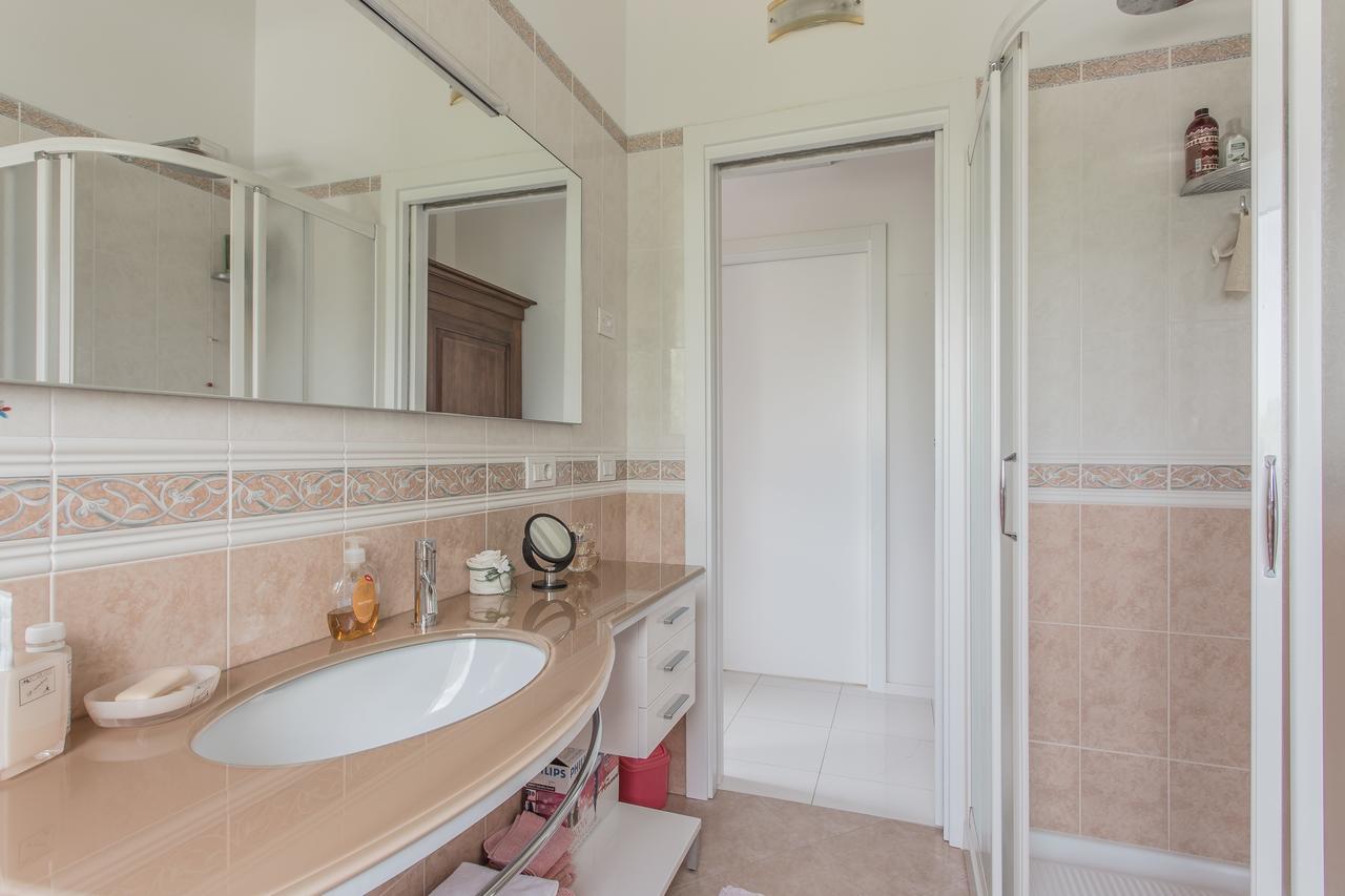 Pool & Garden Villa Lelia Мирано Екстериор снимка