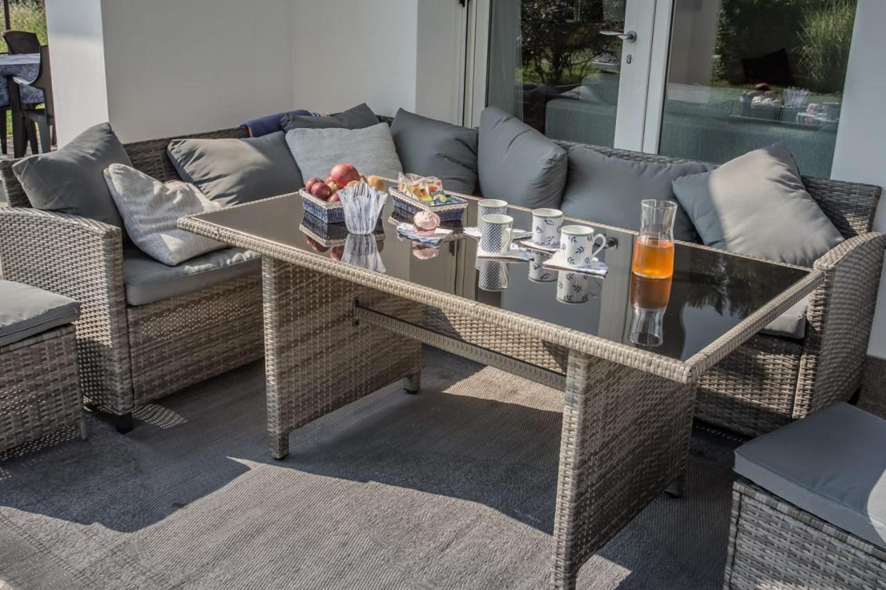 Pool & Garden Villa Lelia Мирано Екстериор снимка